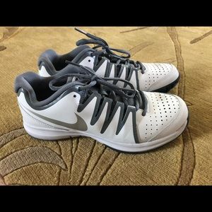Nike tennis shoes